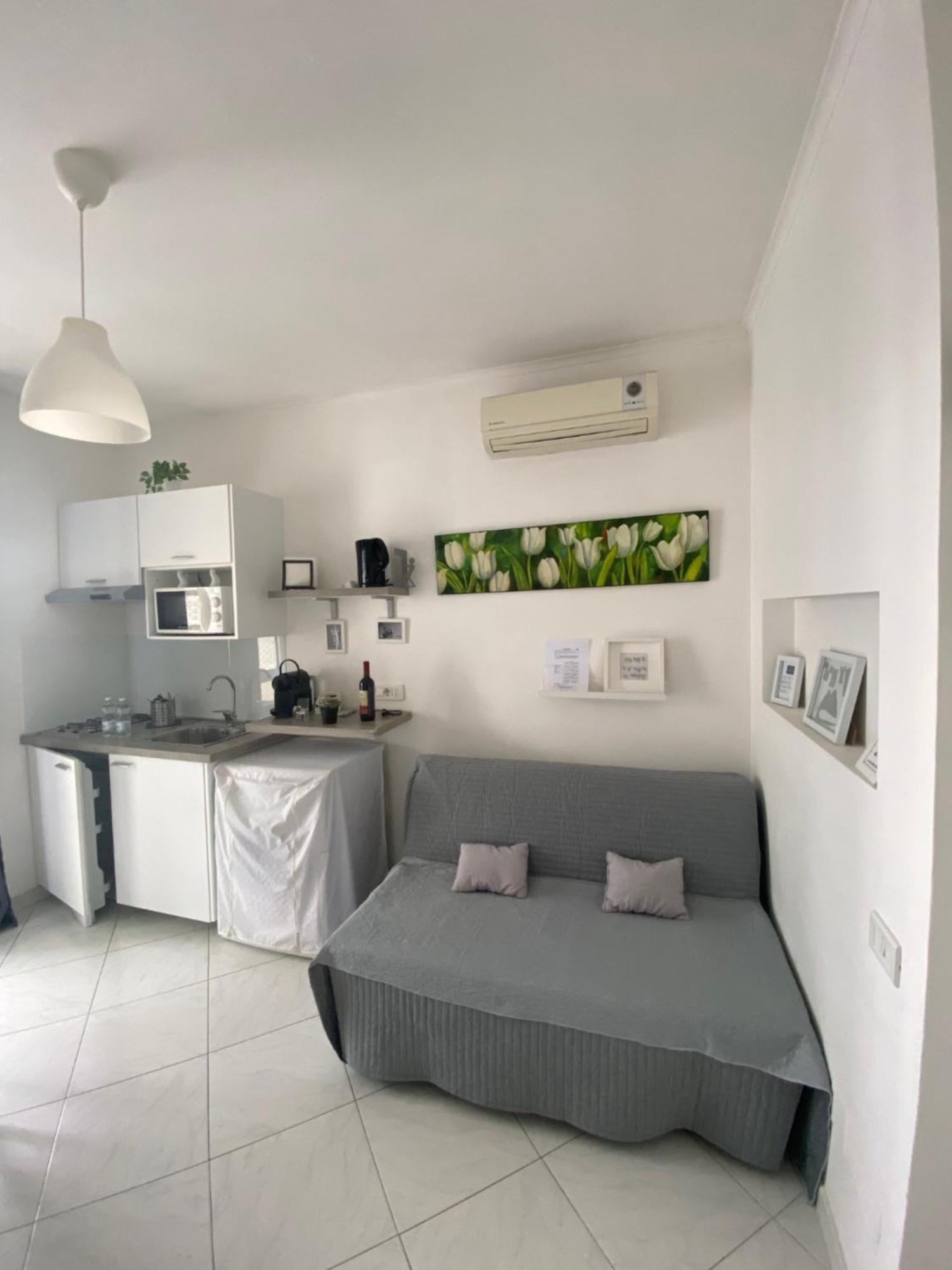 Апартаменты Vesucharme Flat Неаполь Экстерьер фото